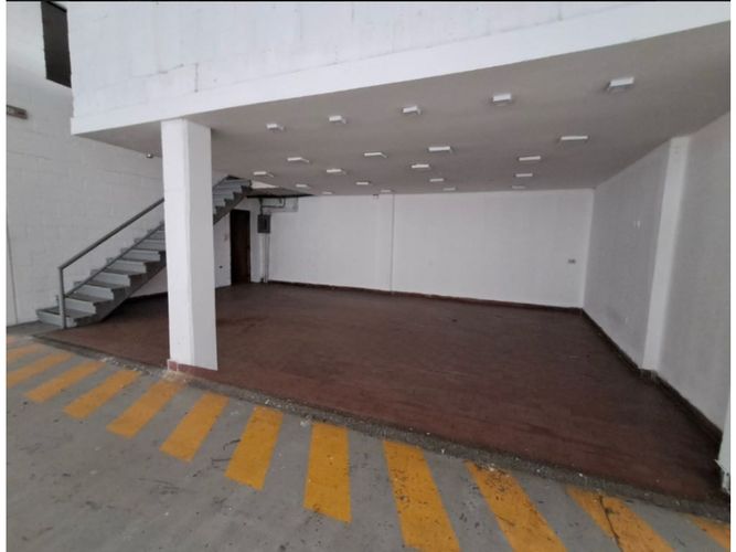 Bodega en arriendo en Laureles, Medellín, 300 m² · foto 5 de 10