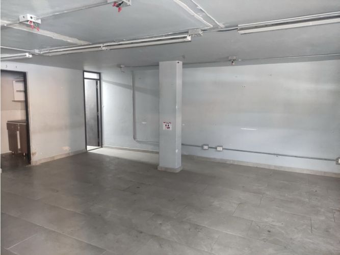 Bodega en arriendo en Laureles, Medellín, 300 m² · foto 6 de 10