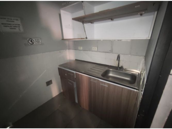 Bodega en arriendo en Laureles, Medellín, 300 m² · foto 7 de 10