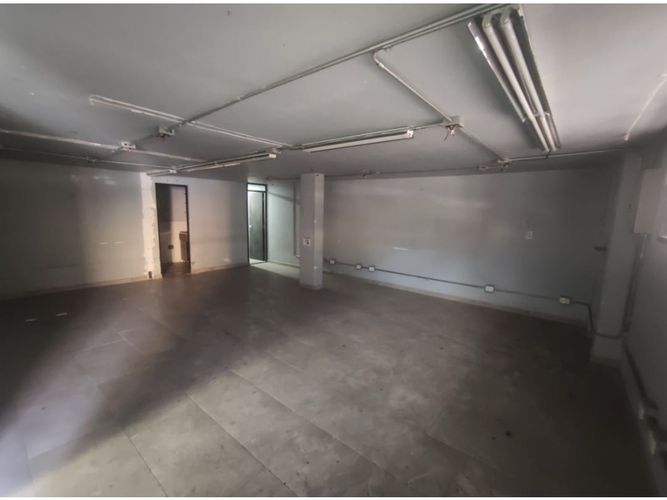 Bodega en arriendo en Laureles, Medellín, 300 m² · foto 8 de 10