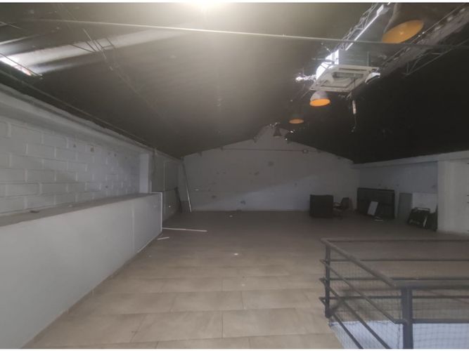 Bodega en arriendo en Laureles, Medellín, 300 m² · foto 10 de 10
