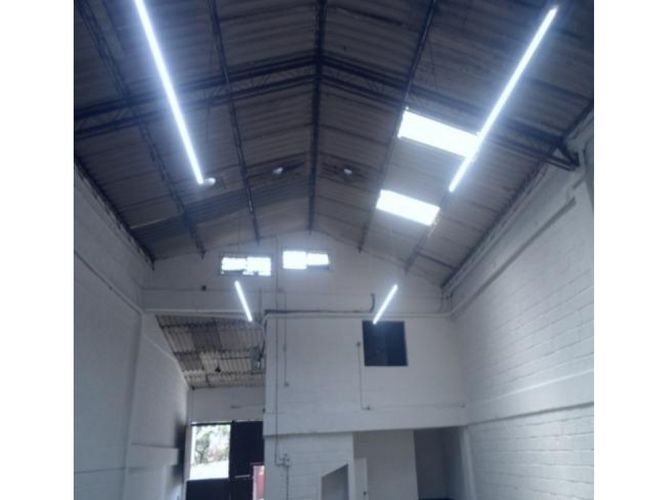 Bodega en venta en Zona Industrial No. 3, Itagüí, 260 m² · foto 2 de 5
