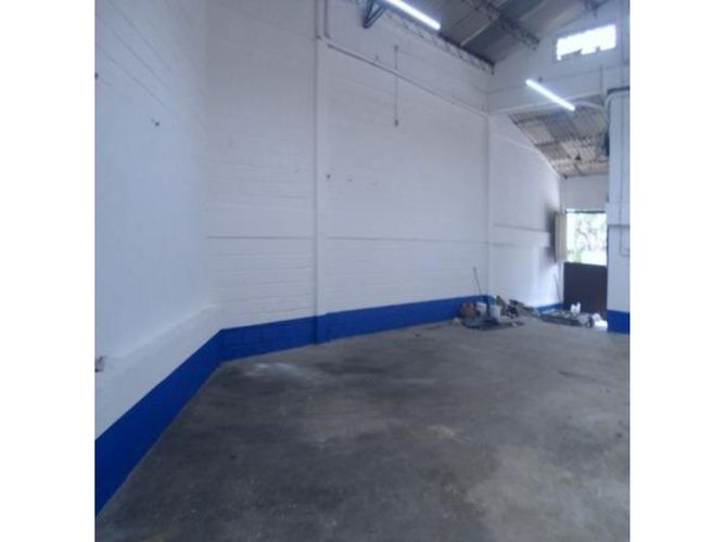 Bodega en venta en Zona Industrial No. 3, Itagüí, 260 m² · foto 4 de 5