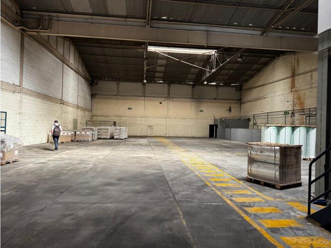 Bodega en arriendo en Monteazul, Sabaneta, 1500 m² · foto 3 de 9