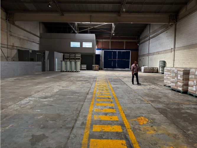 Bodega en arriendo en Monteazul, Sabaneta, 1500 m² · foto 7 de 9