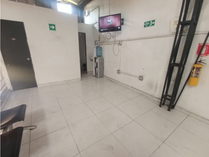 Bodega en venta en Boston, Medellín, 370 m² · foto 9 de 18