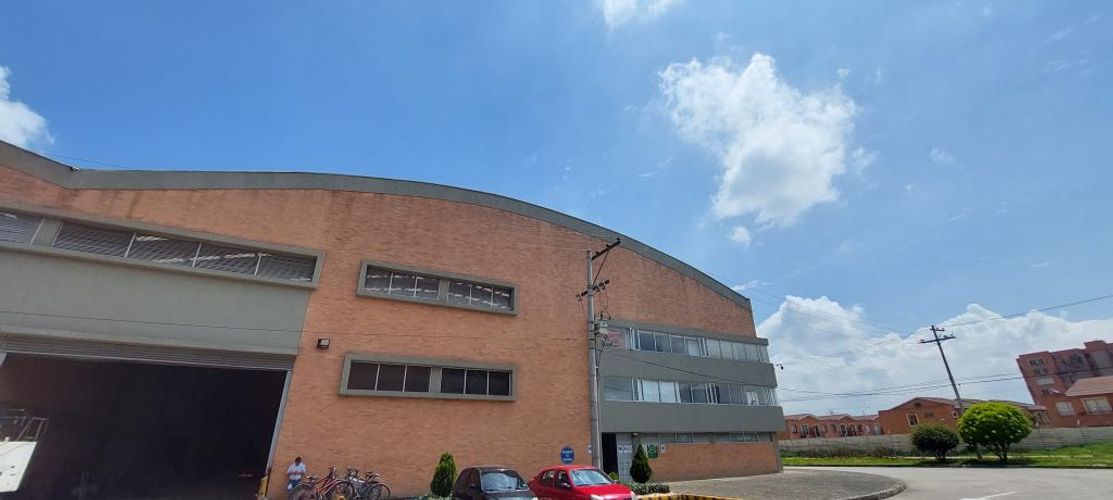 Bodega en venta en Alcala, Madrid, 4000 m² · foto 2 de 20