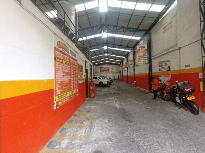 Bodega en venta en Boston, Medellín, 370 m² · foto 15 de 18