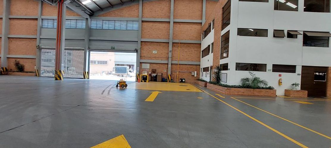 Bodega en venta en Alcala, Madrid, 4000 m² · foto 13 de 20