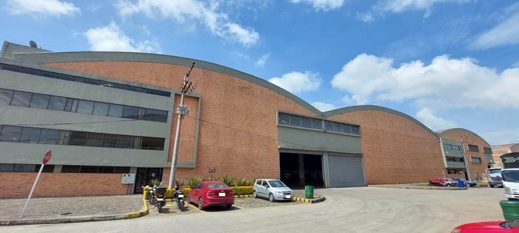 Bodega en venta en Alcala, Madrid, 2000 m² · foto 3 de 20