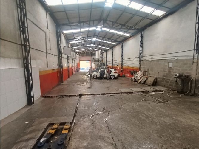 Bodega en arriendo en Boston, Medellín, 370 m² · foto 10 de 18