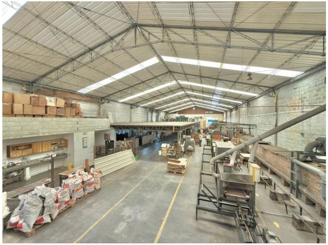 Bodega en arriendo en San Juan Bautista, Itagüí, 1700 m² · foto 4 de 4