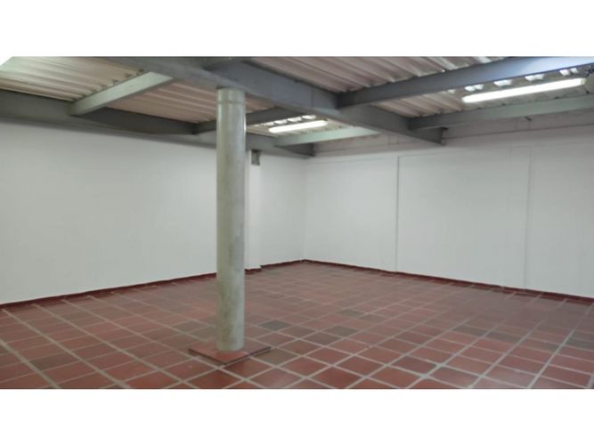 Bodega en arriendo en Batallon Infanteria, Barranquilla, 1850 m² · foto 2 de 4