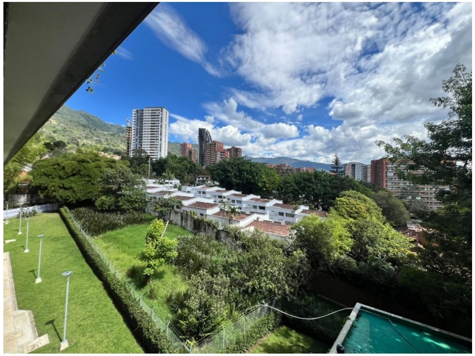 Apartamento en venta en El Poblado, Medellín · foto 5 de 16