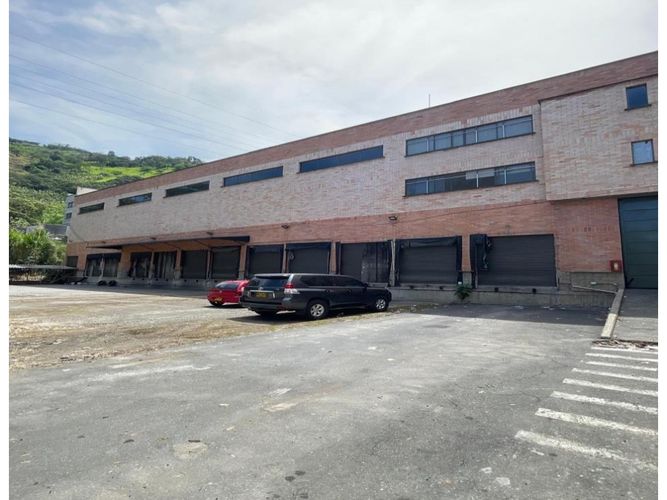 Bodega en arriendo en Actividad Multiple, Copacabana, 1660 m² · foto 3 de 4