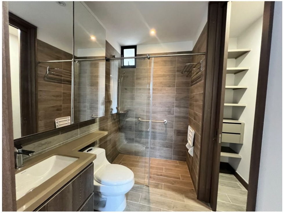 Apartamento en venta en El Poblado, Medellín · foto 11 de 16