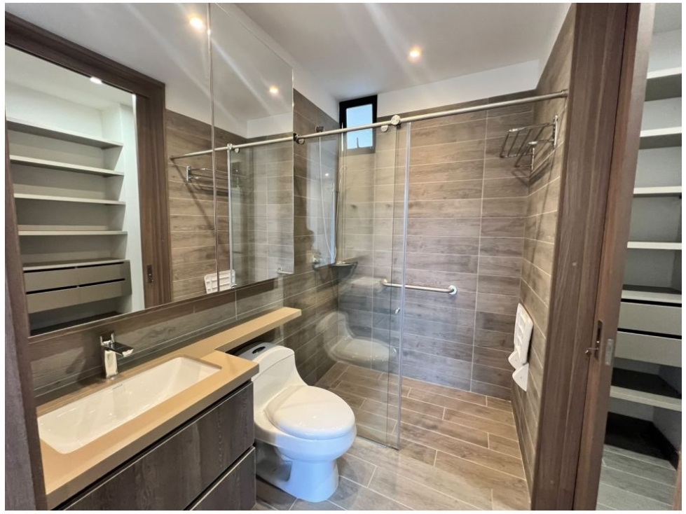 Apartamento en venta en El Poblado, Medellín · foto 14 de 16