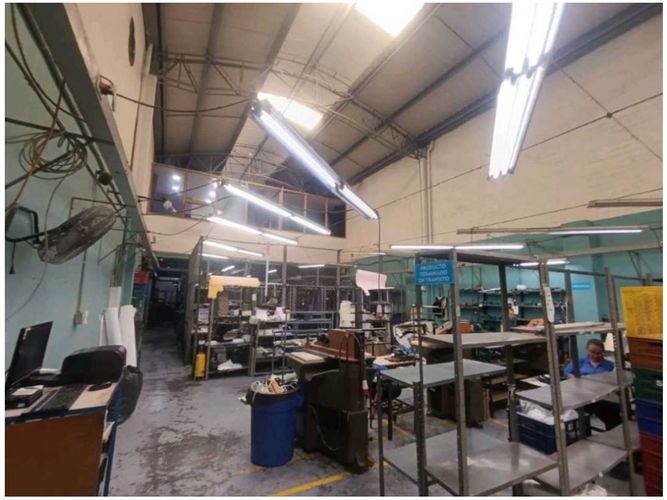 Bodega en venta en Bombona No.1, Medellín, 500 m² · foto 9 de 12