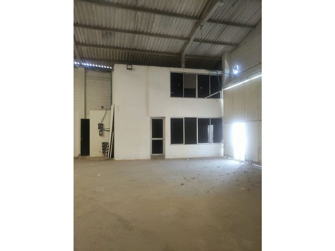 Bodega en arriendo en Las Estrellas, Barranquilla, 450 m² · foto 2 de 6