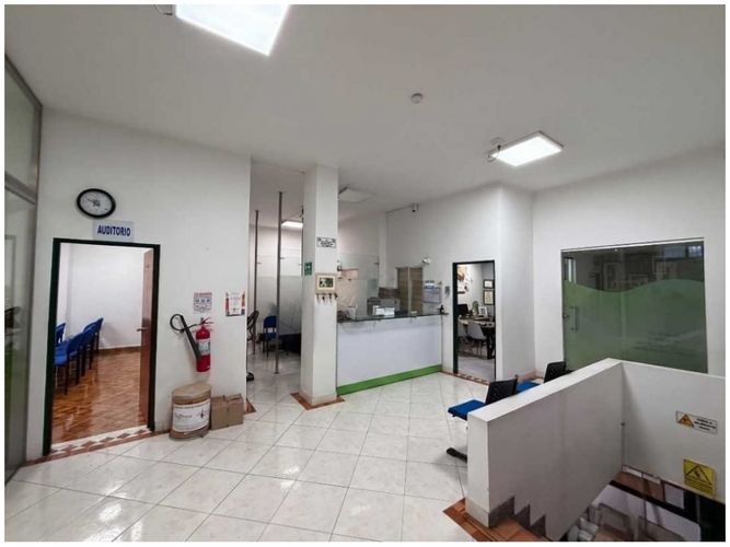 Bodega en arriendo en La Candelaria, Medellín, 1200 m² · foto 3 de 20