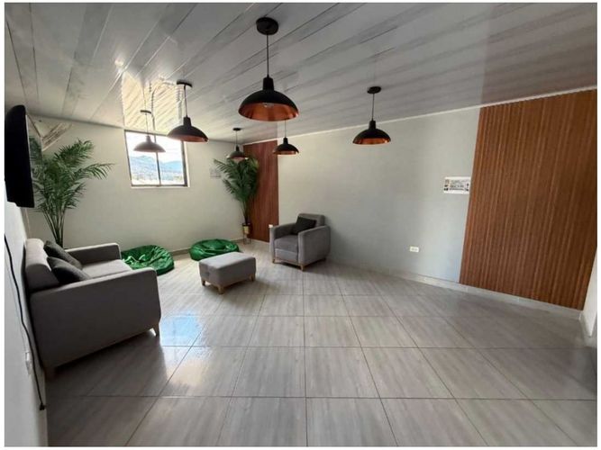 Bodega en arriendo en La Candelaria, Medellín, 1200 m² · foto 9 de 20
