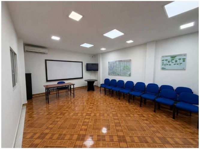 Bodega en arriendo en La Candelaria, Medellín, 1200 m² · foto 11 de 20