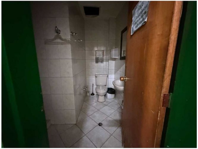 Bodega en arriendo en La Candelaria, Medellín, 1200 m² · foto 12 de 20