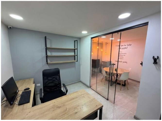 Bodega en arriendo en La Candelaria, Medellín, 1200 m² · foto 13 de 20
