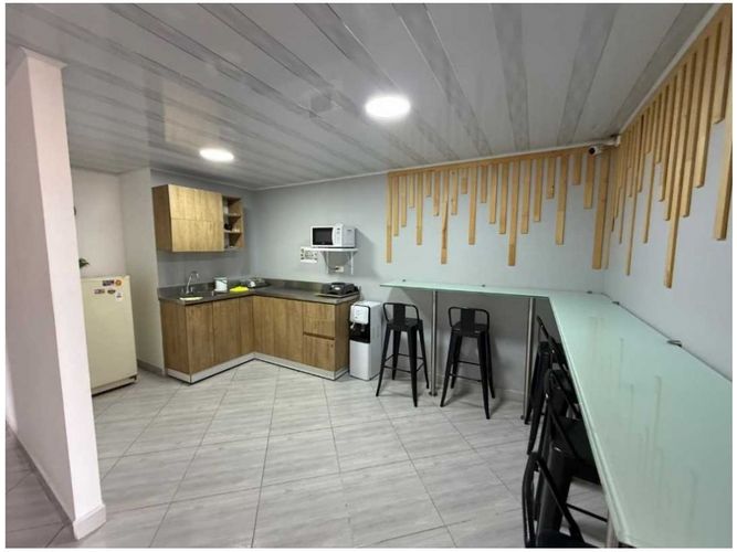 Bodega en arriendo en La Candelaria, Medellín, 1200 m² · foto 16 de 20