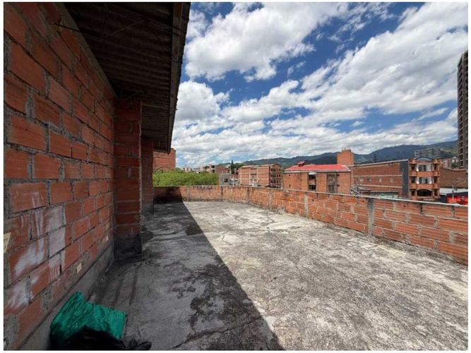 Bodega en arriendo en La Candelaria, Medellín, 1200 m² · foto 19 de 20