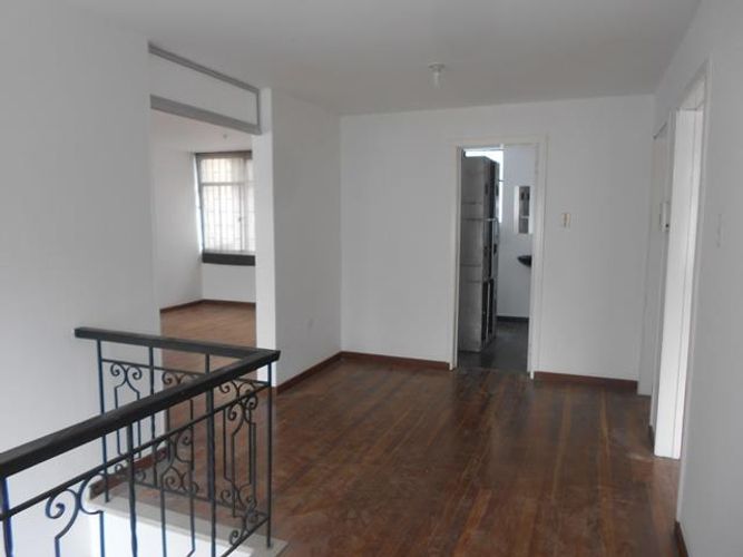 Casa de 4 alcobas en venta en El Lago, Bogotá, 213 m² · foto 4 de 7