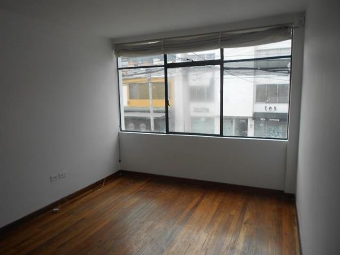 Casa de 4 alcobas en venta en El Lago, Bogotá, 213 m² · foto 6 de 7