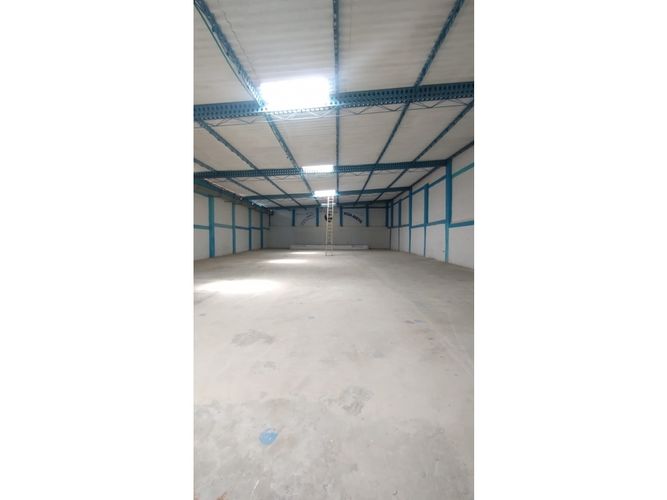 Bodega en arriendo en Las Estrellas, Barranquilla, 580 m² · foto 2 de 11