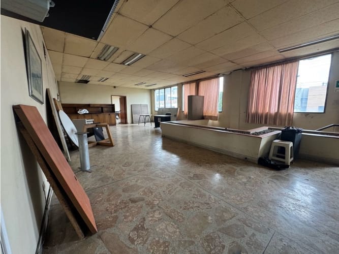 Bodega en arriendo en Perpetuo Socorro, Medellín, 1380 m² · foto 6 de 8