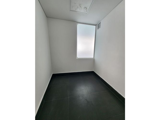 Local en arriendo en Patio Bonito, Medellín, 285 m² · foto 2 de 13