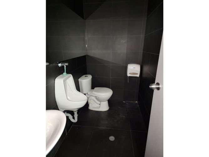 Local en arriendo en Patio Bonito, Medellín, 285 m² · foto 8 de 13