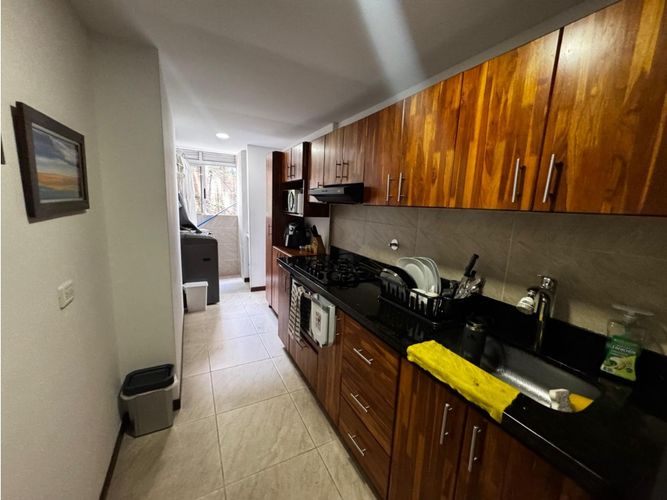 Apartamento de 2 alcobas en arriendo en Los Balsos, Medellín, 128 m² · foto 3 de 10