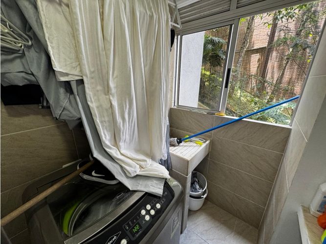 Apartamento de 2 alcobas en arriendo en Los Balsos, Medellín, 128 m² · foto 5 de 10