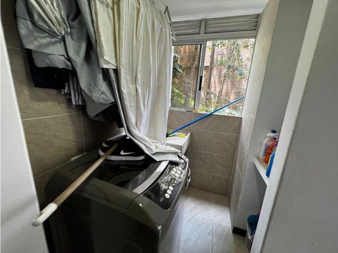 Apartamento de 2 alcobas en arriendo en Los Balsos, Medellín, 128 m² · foto 9 de 10