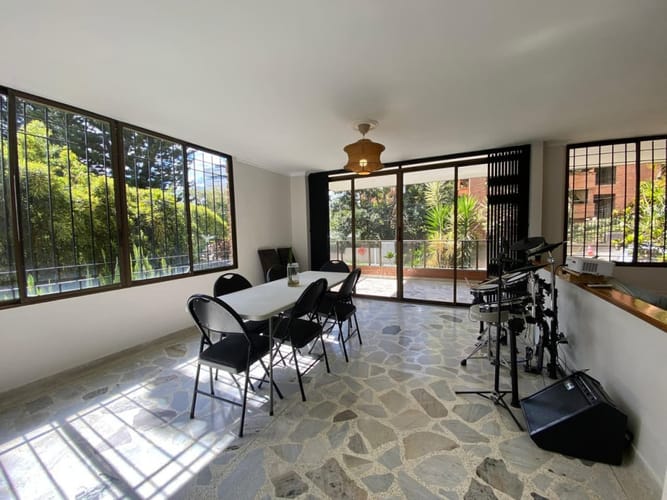 Apartamento de 3 alcobas en arriendo en Las Lomas, Medellín, 170 m² · foto 8 de 24