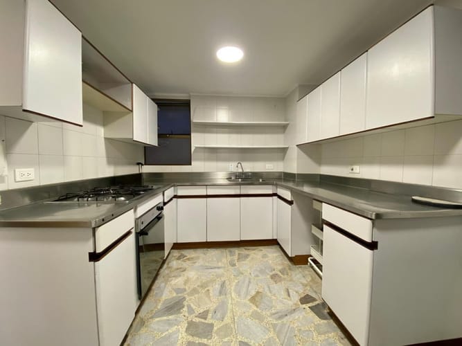 Apartamento de 3 alcobas en arriendo en Las Lomas, Medellín, 170 m² · foto 9 de 24