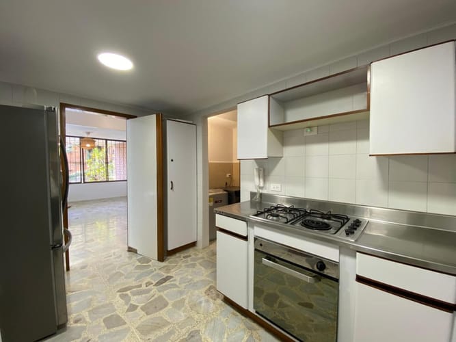 Apartamento de 3 alcobas en arriendo en Las Lomas, Medellín, 170 m² · foto 10 de 24