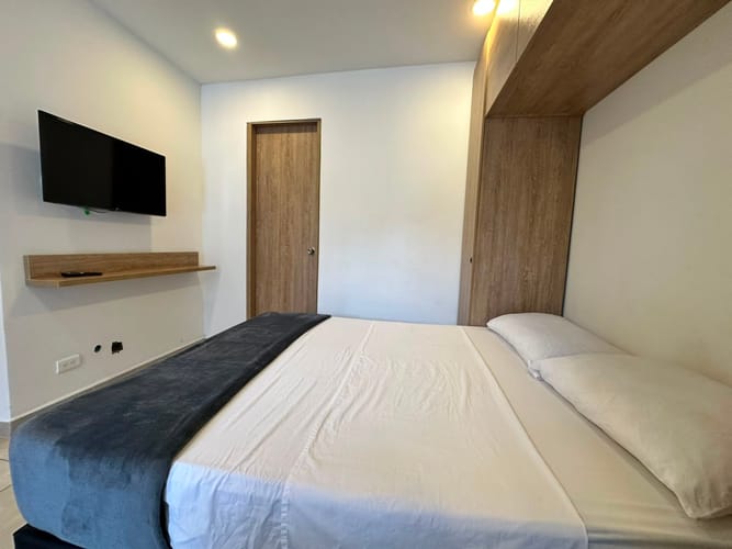 Edificio en venta en Laureles, Medellín, 360 m² · foto 2 de 16