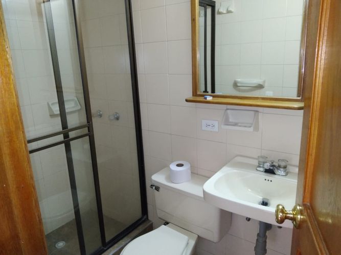 Apartamento de 3 alcobas en venta en Cedro Narvaez, Bogotá, 120 m² · foto 5 de 15