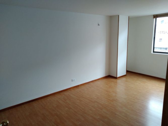 Apartamento de 3 alcobas en venta en Cedro Narvaez, Bogotá, 120 m² · foto 7 de 15