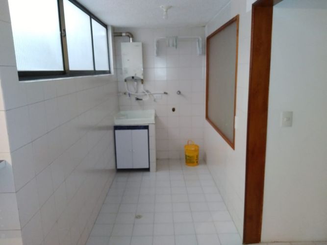 Apartamento de 3 alcobas en venta en Cedro Narvaez, Bogotá, 120 m² · foto 12 de 15