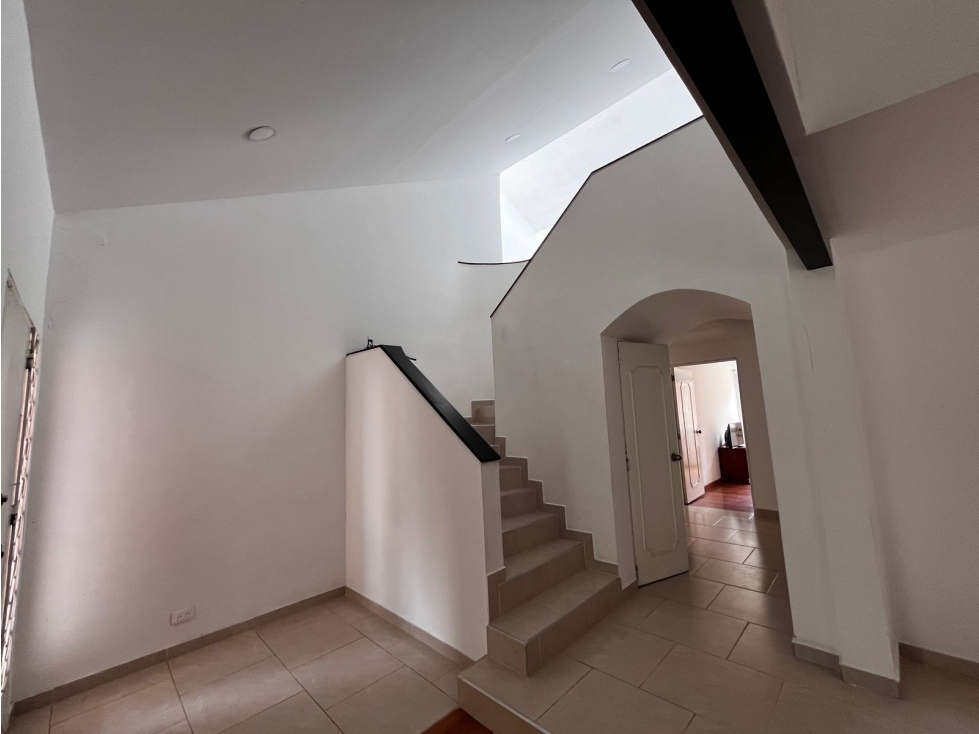 Casa en venta en Alhambra, Bogotá · foto 3 de 24