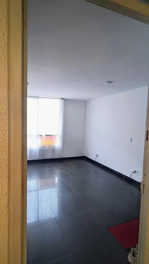 Apartamento de 3 alcobas en venta en Uaecd 007, Soacha, 53 m² · foto 4 de 15