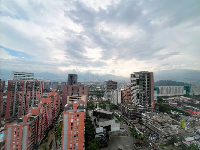 Apartamento en venta en La Candelaria, Medellín · foto 3 de 14