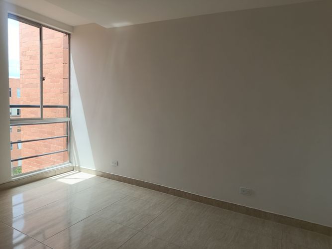 Apartamento de 3 alcobas en venta en Conjunto Residencial Zaragoza Ii, Madrid, 63 m² · foto 3 de 23